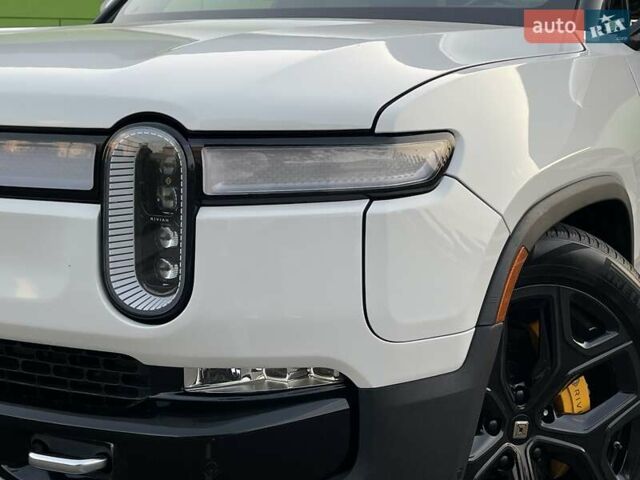 Белый Rivian R1T, объемом двигателя 0 л и пробегом 10 тыс. км за 49500 $, фото 3 на Automoto.ua