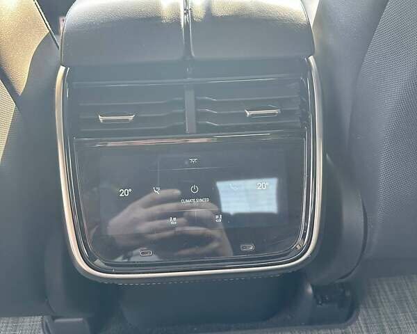 Белый Rivian R1T, объемом двигателя 0 л и пробегом 27 тыс. км за 55000 $, фото 12 на Automoto.ua