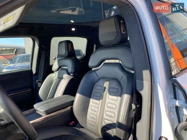 Белый Rivian R1T, объемом двигателя 0 л и пробегом 40 тыс. км за 43900 $, фото 19 на Automoto.ua
