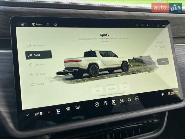 Белый Rivian R1T, объемом двигателя 0 л и пробегом 10 тыс. км за 49500 $, фото 30 на Automoto.ua