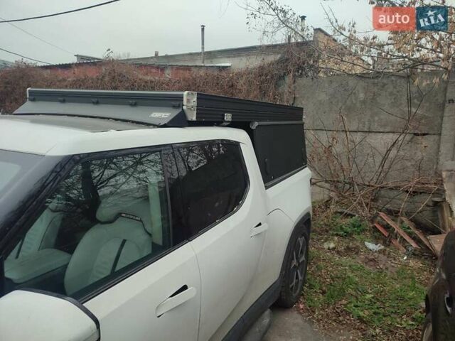 Белый Rivian R1T, объемом двигателя 0 л и пробегом 22 тыс. км за 41000 $, фото 3 на Automoto.ua