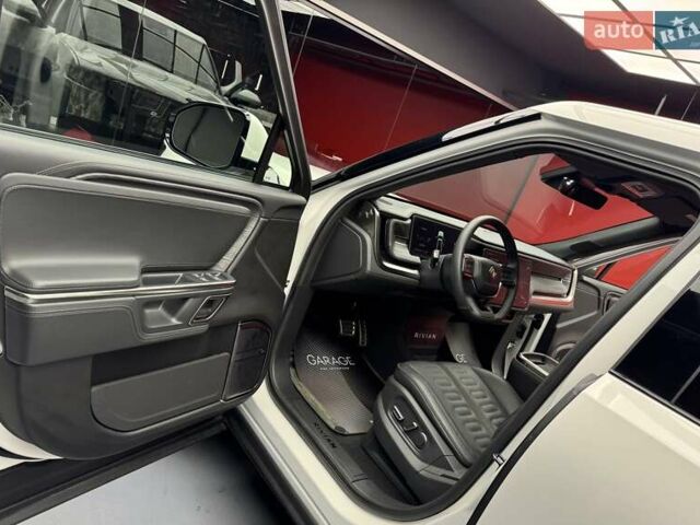 Білий Rivian R1T, об'ємом двигуна 0 л та пробігом 12 тис. км за 46500 $, фото 29 на Automoto.ua