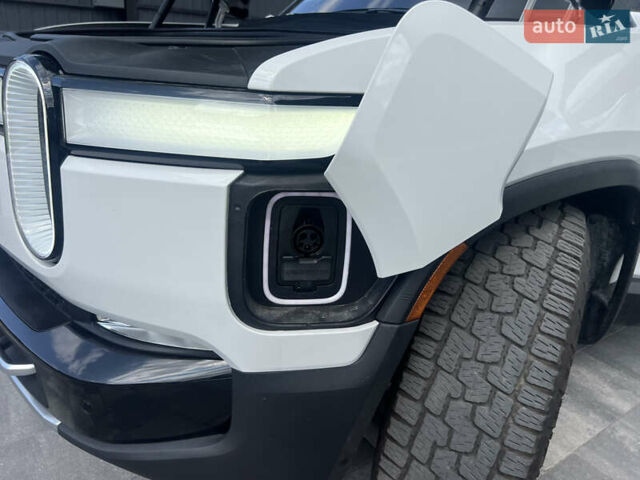 Белый Rivian R1T, объемом двигателя 0 л и пробегом 23 тыс. км за 46900 $, фото 8 на Automoto.ua