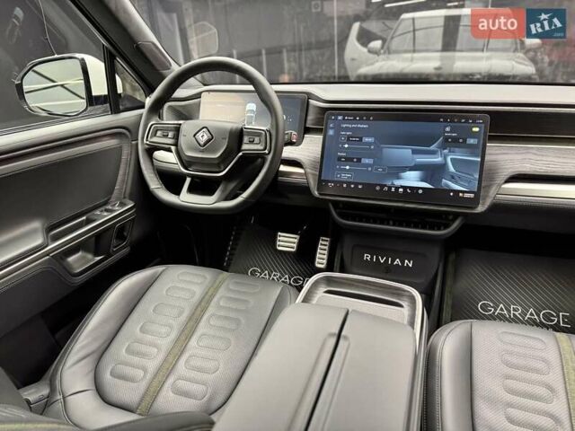 Білий Rivian R1T, об'ємом двигуна 0 л та пробігом 12 тис. км за 46500 $, фото 44 на Automoto.ua