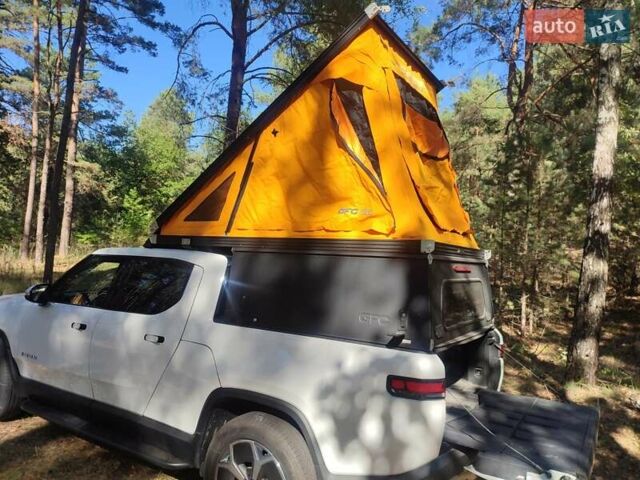 Белый Rivian R1T, объемом двигателя 0 л и пробегом 22 тыс. км за 41000 $, фото 10 на Automoto.ua