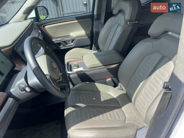 Белый Rivian R1T, объемом двигателя 0 л и пробегом 23 тыс. км за 46900 $, фото 10 на Automoto.ua