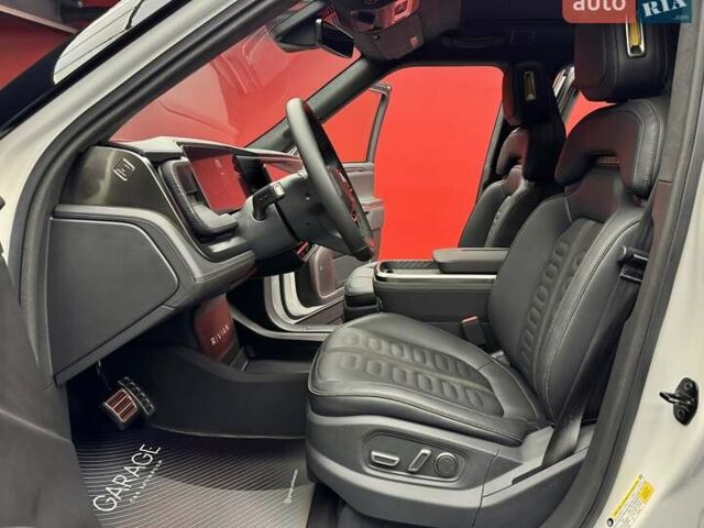 Білий Rivian R1T, об'ємом двигуна 0 л та пробігом 12 тис. км за 46500 $, фото 32 на Automoto.ua
