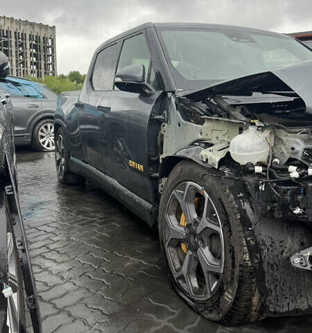 Чорний Rivian R1T, об'ємом двигуна 0 л та пробігом 14 тис. км за 29999 $, фото 6 на Automoto.ua