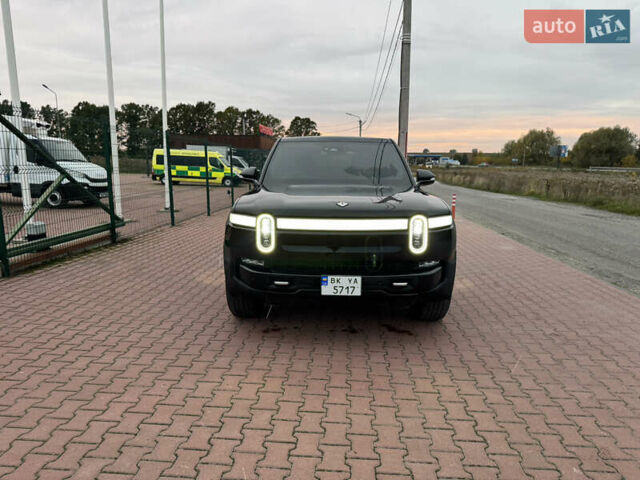 Черный Rivian R1T, объемом двигателя 0 л и пробегом 66 тыс. км за 43900 $, фото 1 на Automoto.ua
