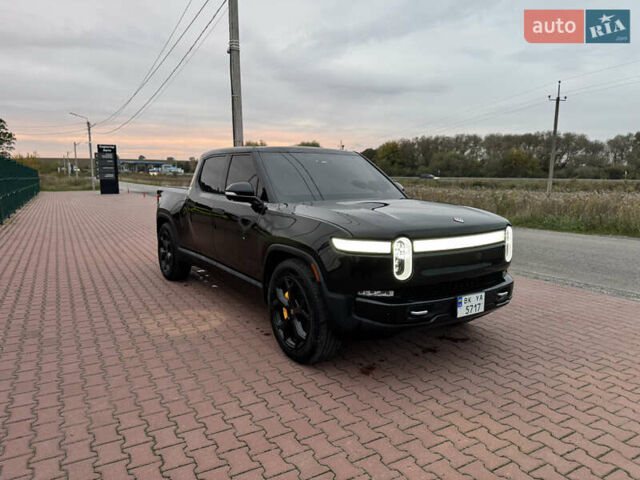 Черный Rivian R1T, объемом двигателя 0 л и пробегом 66 тыс. км за 43900 $, фото 2 на Automoto.ua