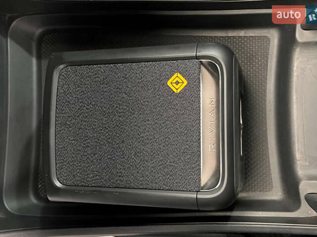 Черный Rivian R1T, объемом двигателя 0 л и пробегом 47 тыс. км за 49950 $, фото 23 на Automoto.ua