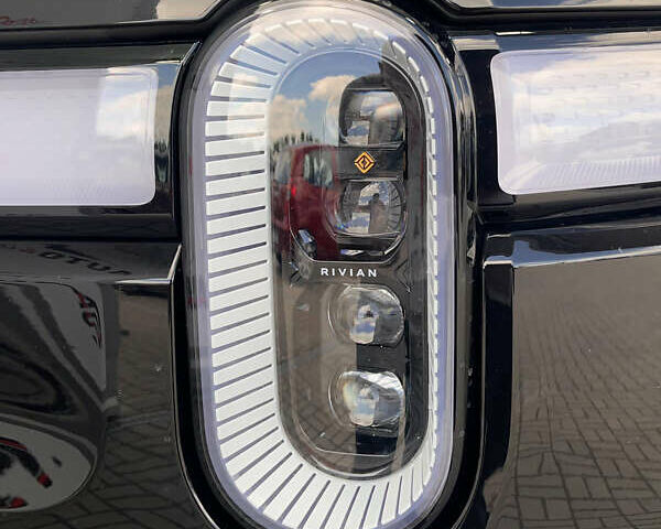 Чорний Rivian R1T, об'ємом двигуна 0 л та пробігом 47 тис. км за 57950 $, фото 16 на Automoto.ua