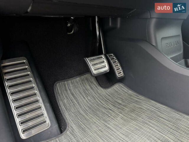 Черный Rivian R1T, объемом двигателя 0 л и пробегом 6 тыс. км за 63000 $, фото 20 на Automoto.ua