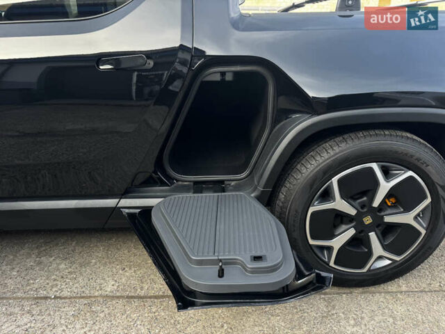 Черный Rivian R1T, объемом двигателя 0 л и пробегом 6 тыс. км за 63000 $, фото 45 на Automoto.ua