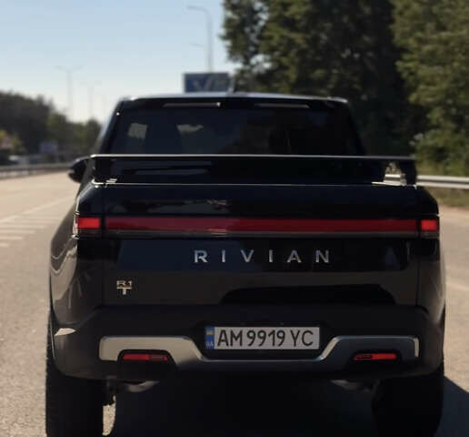 Черный Rivian R1T, объемом двигателя 0 л и пробегом 7 тыс. км за 62500 $, фото 9 на Automoto.ua