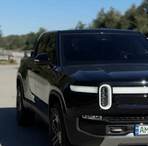 Черный Rivian R1T, объемом двигателя 0 л и пробегом 7 тыс. км за 62500 $, фото 2 на Automoto.ua