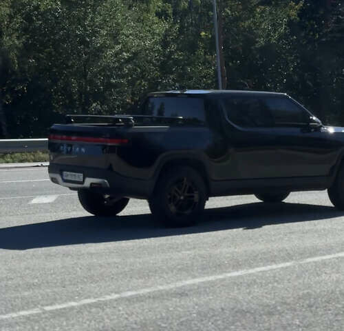Черный Rivian R1T, объемом двигателя 0 л и пробегом 7 тыс. км за 62500 $, фото 7 на Automoto.ua