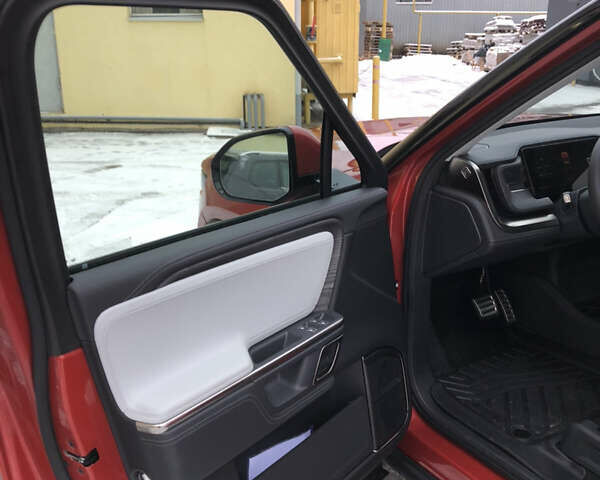 Красный Rivian R1T, объемом двигателя 0 л и пробегом 2 тыс. км за 62000 $, фото 11 на Automoto.ua