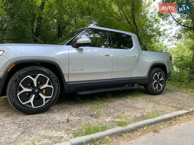 Серый Rivian R1T, объемом двигателя 0 л и пробегом 15 тыс. км за 53900 $, фото 10 на Automoto.ua