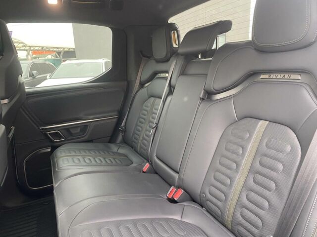 Серый Rivian R1T, объемом двигателя 100 л и пробегом 30 тыс. км за 65000 $, фото 23 на Automoto.ua
