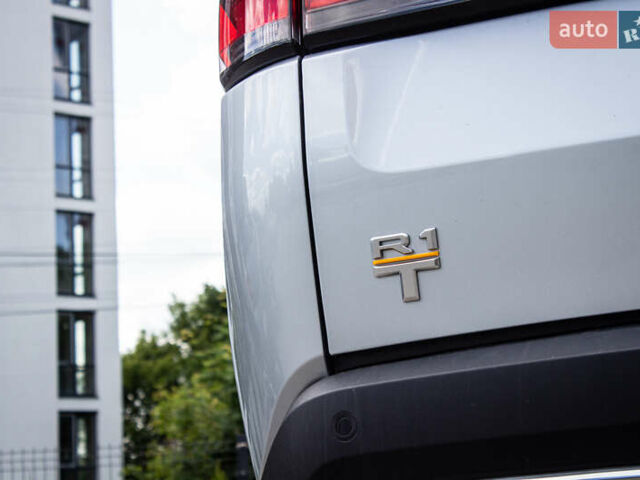 Серый Rivian R1T, объемом двигателя 0 л и пробегом 54 тыс. км за 50000 $, фото 40 на Automoto.ua