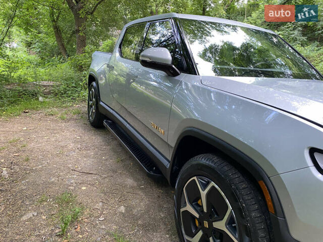 Серый Rivian R1T, объемом двигателя 0 л и пробегом 15 тыс. км за 53900 $, фото 7 на Automoto.ua