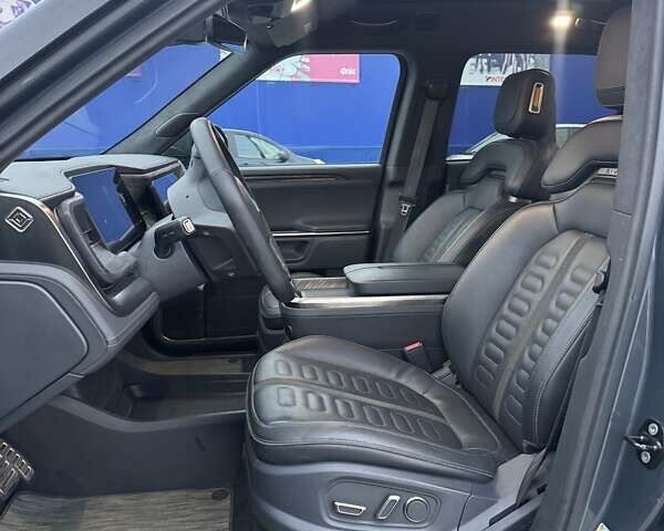 Сірий Rivian R1T, об'ємом двигуна 0 л та пробігом 68 тис. км за 37300 $, фото 14 на Automoto.ua