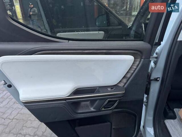 Сірий Rivian R1T, об'ємом двигуна 0 л та пробігом 62 тис. км за 32500 $, фото 7 на Automoto.ua