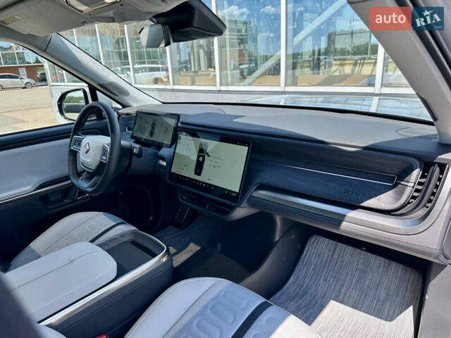 Серый Rivian R1T, объемом двигателя 0 л и пробегом 9 тыс. км за 49990 $, фото 55 на Automoto.ua