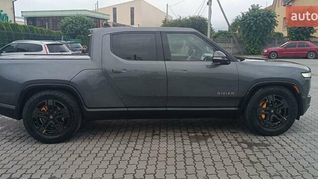 Сірий Rivian R1T, об'ємом двигуна 0 л та пробігом 50 тис. км за 45000 $, фото 4 на Automoto.ua