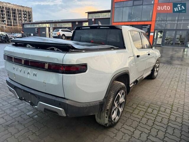Сірий Rivian R1T, об'ємом двигуна 0 л та пробігом 62 тис. км за 32500 $, фото 11 на Automoto.ua