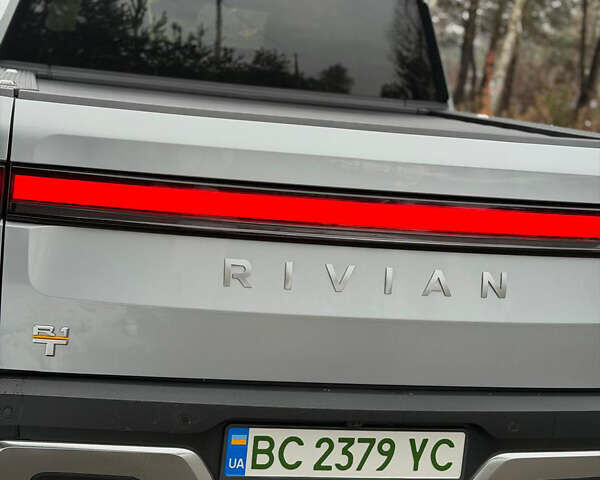 Сірий Rivian R1T, об'ємом двигуна 0 л та пробігом 63 тис. км за 43500 $, фото 15 на Automoto.ua