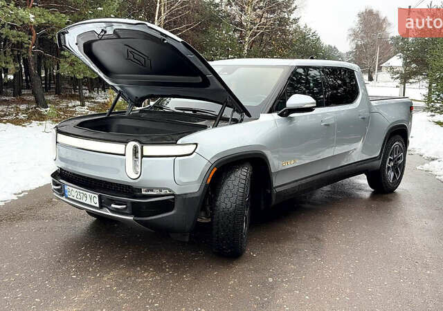 Сірий Rivian R1T, об'ємом двигуна 0 л та пробігом 63 тис. км за 43500 $, фото 24 на Automoto.ua