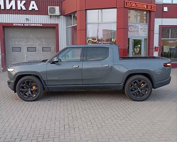 Серый Rivian R1T, объемом двигателя 0 л и пробегом 86 тыс. км за 44500 $, фото 2 на Automoto.ua