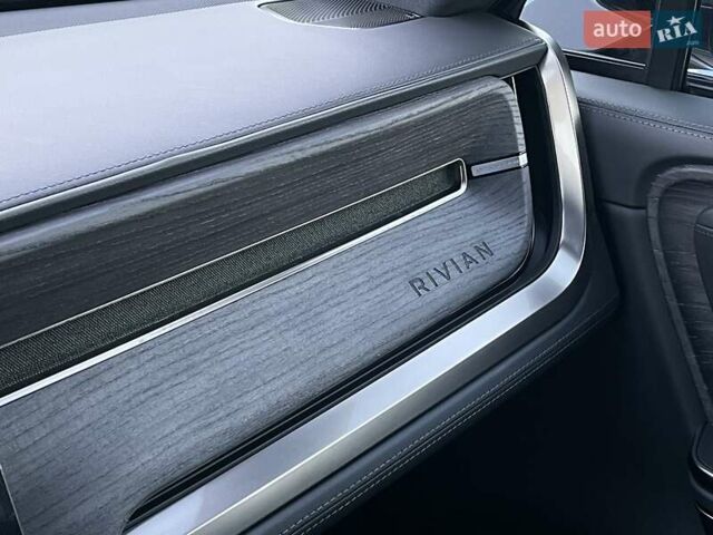 Серый Rivian R1T, объемом двигателя 0 л и пробегом 3 тыс. км за 57800 $, фото 53 на Automoto.ua