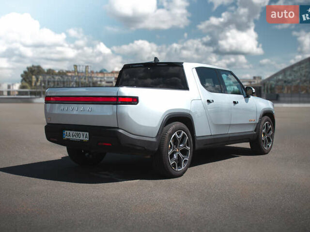 Серый Rivian R1T, объемом двигателя 0 л и пробегом 29 тыс. км за 46000 $, фото 2 на Automoto.ua