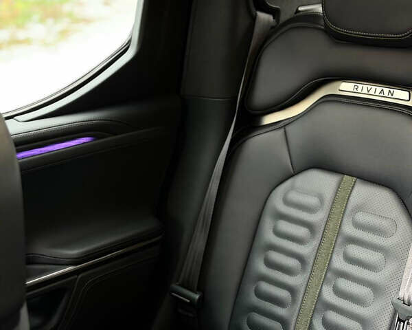 Сірий Rivian R1T, об'ємом двигуна 0 л та пробігом 63 тис. км за 43500 $, фото 2 на Automoto.ua