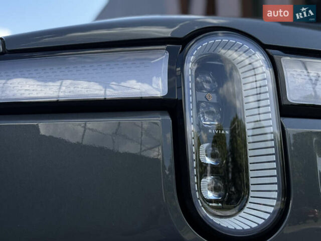 Серый Rivian R1T, объемом двигателя 0 л и пробегом 40 тыс. км за 54000 $, фото 11 на Automoto.ua