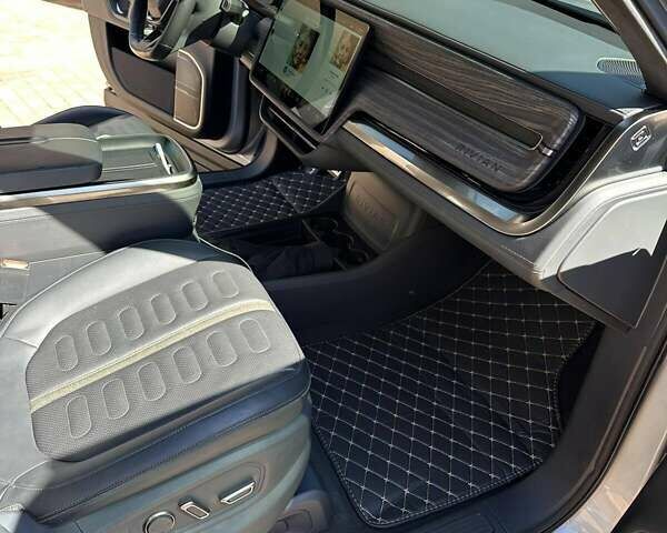 Сірий Rivian R1T, об'ємом двигуна 0 л та пробігом 64 тис. км за 43500 $, фото 3 на Automoto.ua