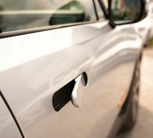 Серый Rivian R1T, объемом двигателя 0 л и пробегом 43 тыс. км за 47500 $, фото 17 на Automoto.ua