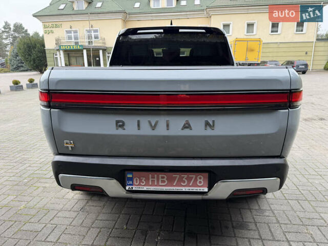 Сірий Rivian R1T, об'ємом двигуна 0 л та пробігом 56 тис. км за 42850 $, фото 6 на Automoto.ua