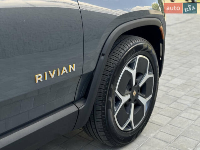 Серый Rivian R1T, объемом двигателя 0 л и пробегом 40 тыс. км за 54000 $, фото 12 на Automoto.ua