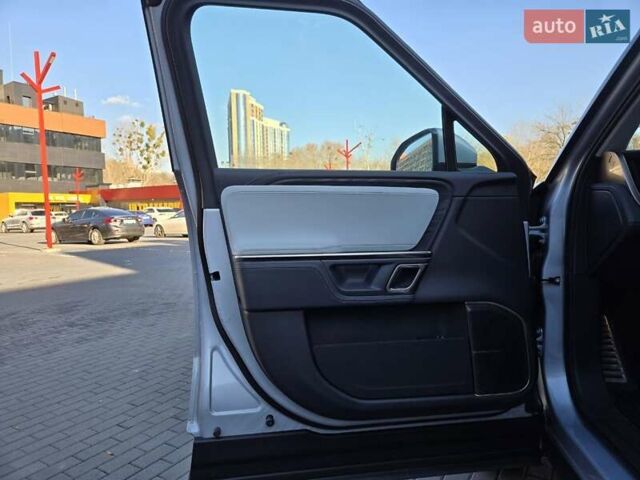 Сірий Rivian R1T, об'ємом двигуна 0 л та пробігом 59 тис. км за 52499 $, фото 15 на Automoto.ua