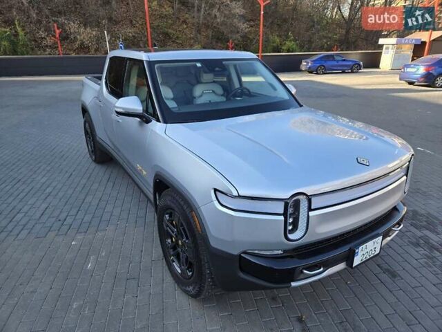 Сірий Rivian R1T, об'ємом двигуна 0 л та пробігом 59 тис. км за 52499 $, фото 4 на Automoto.ua