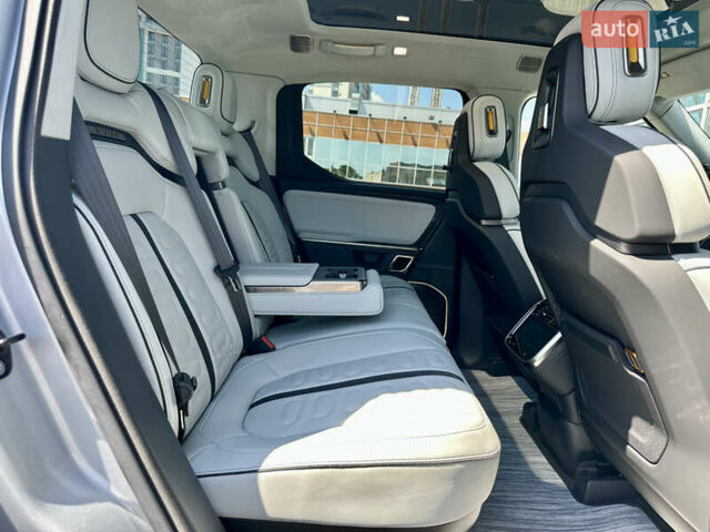 Серый Rivian R1T, объемом двигателя 0 л и пробегом 9 тыс. км за 49990 $, фото 45 на Automoto.ua
