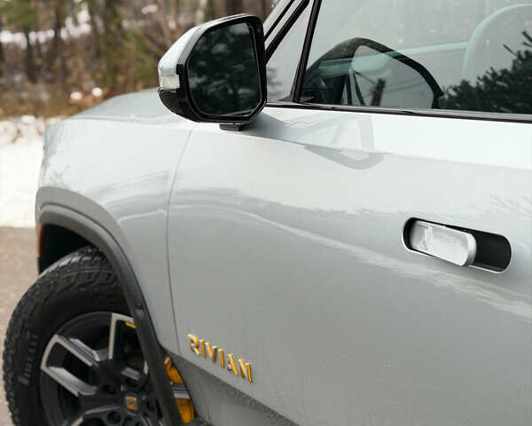 Сірий Rivian R1T, об'ємом двигуна 0 л та пробігом 63 тис. км за 43500 $, фото 13 на Automoto.ua