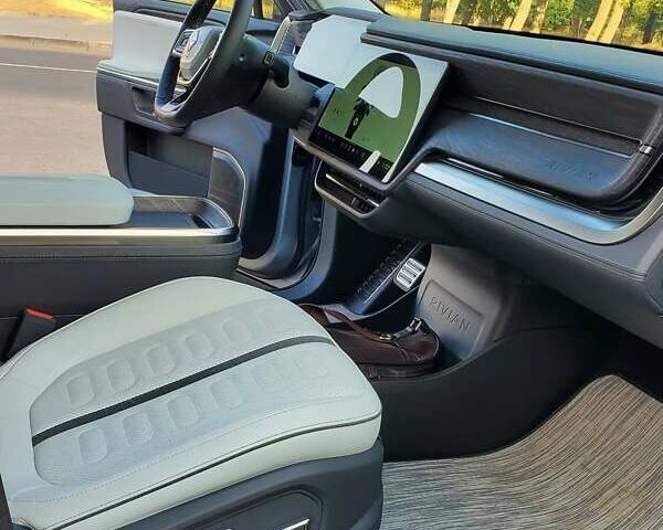Серый Rivian R1T, объемом двигателя 0 л и пробегом 7 тыс. км за 54950 $, фото 55 на Automoto.ua
