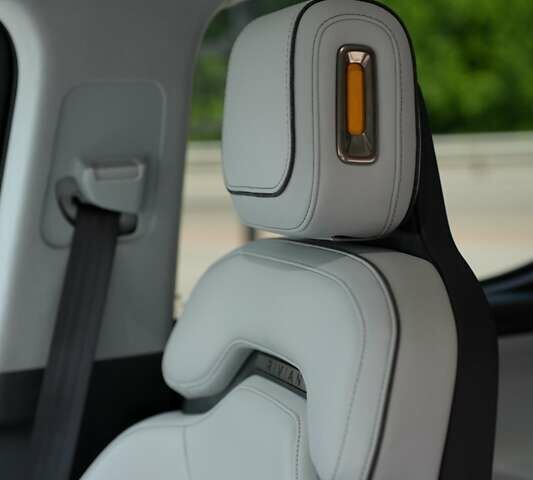 Серый Rivian R1T, объемом двигателя 0 л и пробегом 43 тыс. км за 47500 $, фото 24 на Automoto.ua