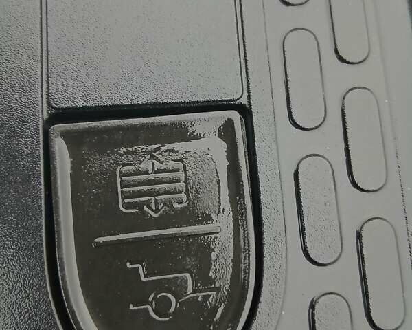 Сірий Rivian R1T, об'ємом двигуна 0 л та пробігом 49 тис. км за 43500 $, фото 23 на Automoto.ua