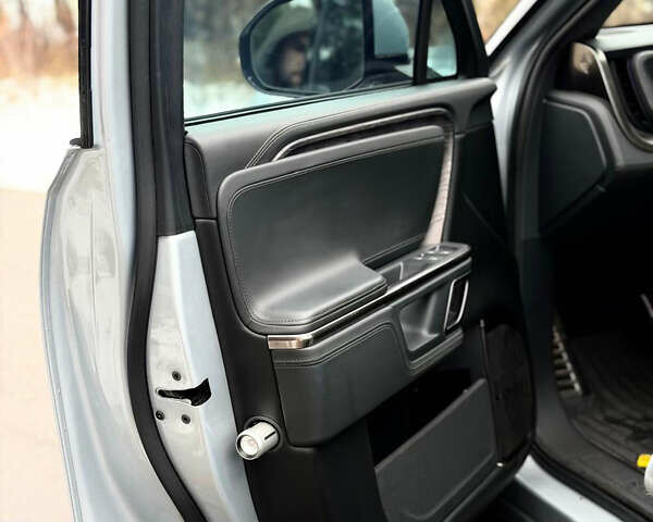 Сірий Rivian R1T, об'ємом двигуна 0 л та пробігом 63 тис. км за 43500 $, фото 1 на Automoto.ua